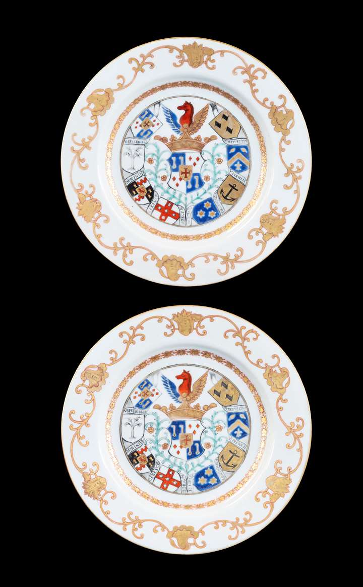 GG: Pair of Chinese armorial dinner plates, arms of van Reverhorst